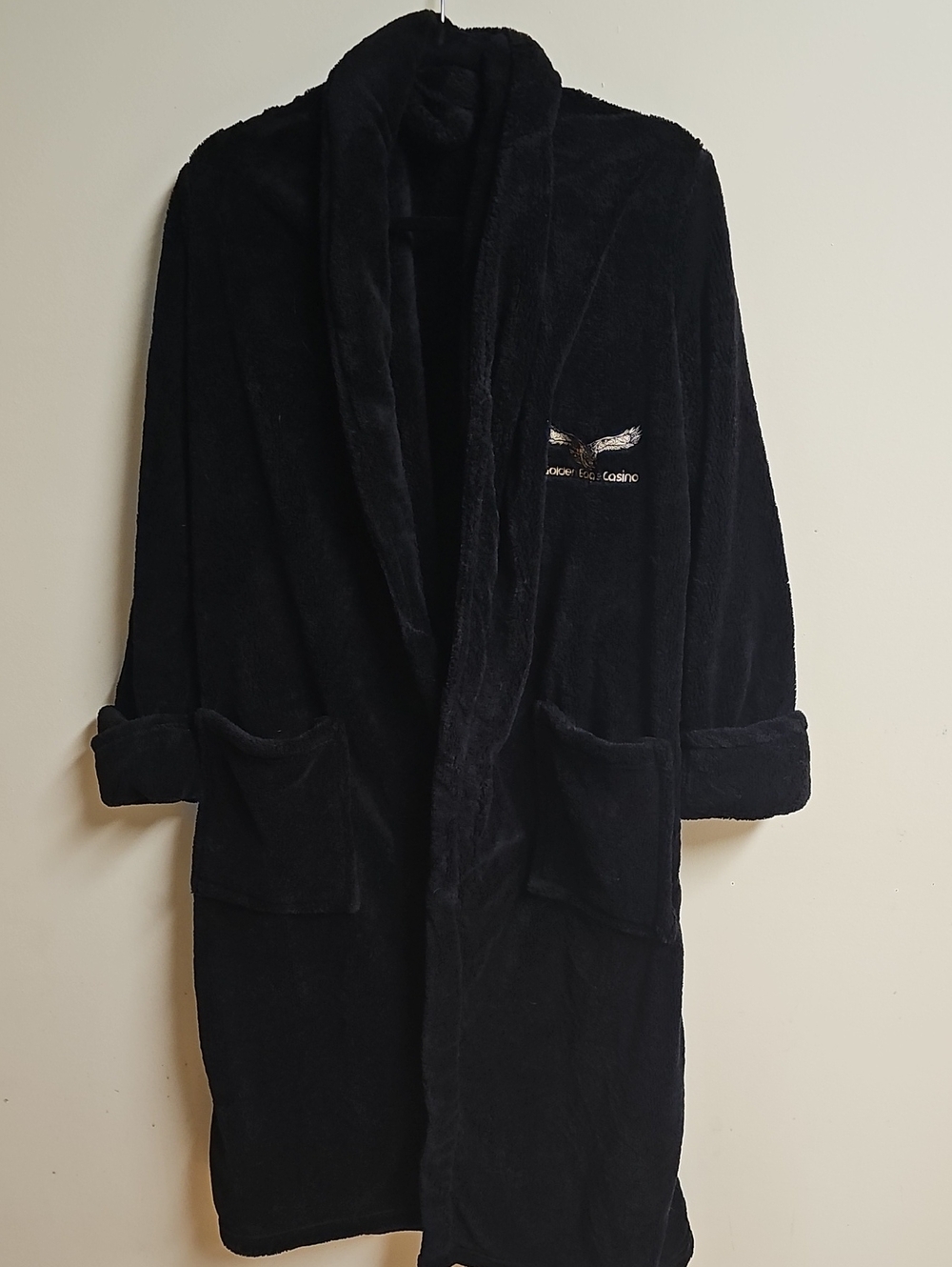 J3🔹️Black Plush Robe